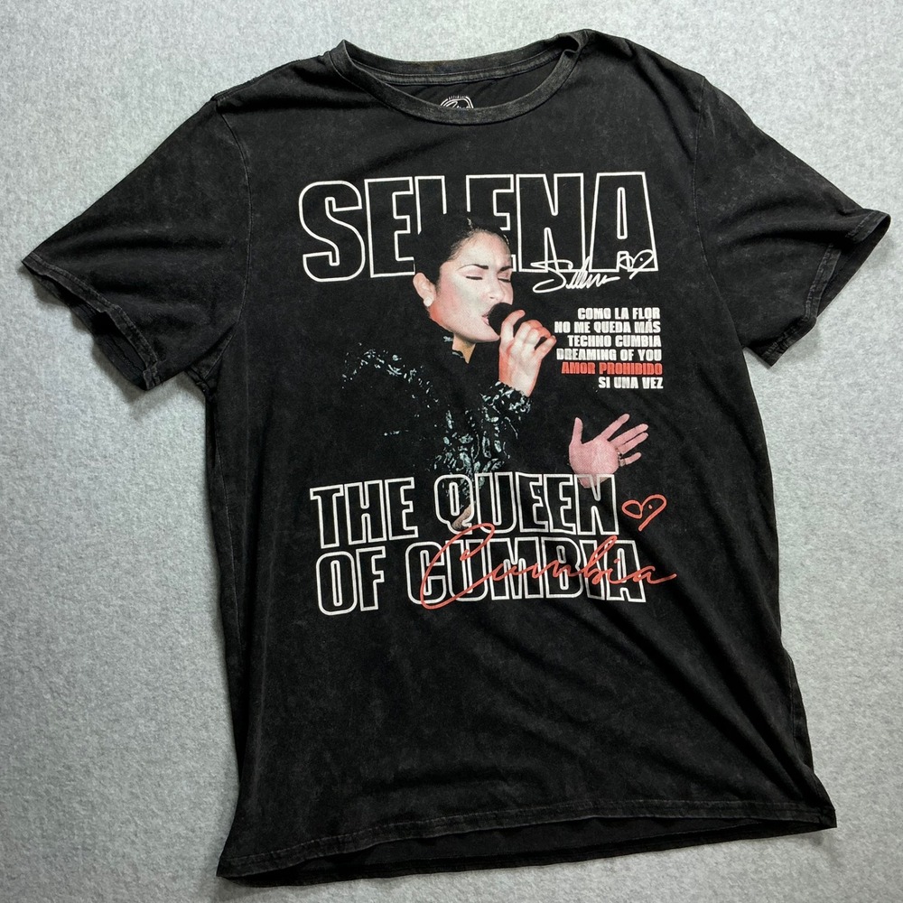 Selena The Queen of Cumbia U.S. Tour Graphic T-Shirt Acid Wash Gray Large